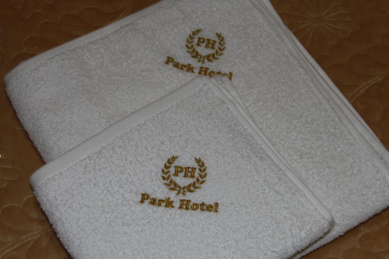 Park Hotel 库塔伊西 外观 照片