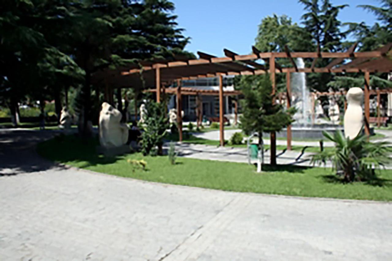 Park Hotel 库塔伊西 外观 照片