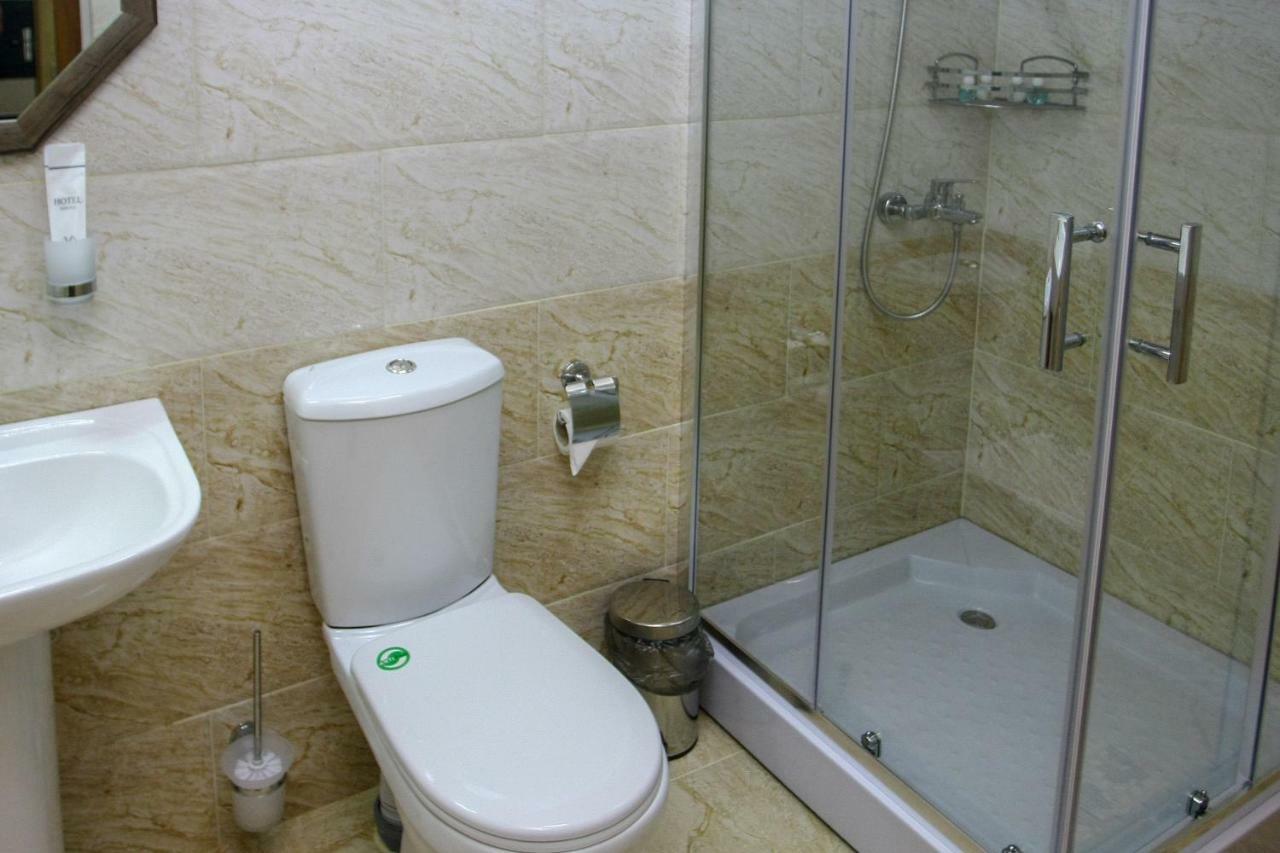 Park Hotel 库塔伊西 外观 照片